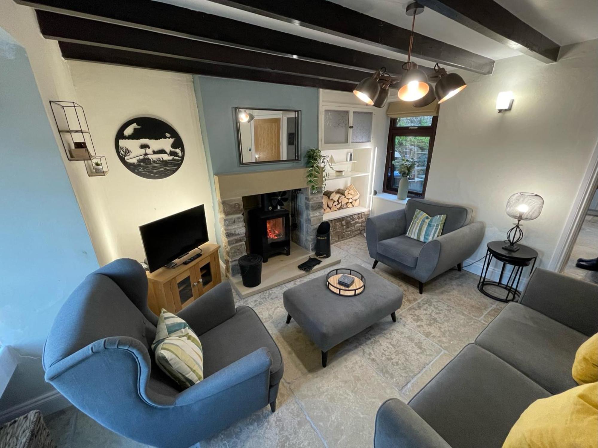 Muddy Paws Cottages - The Nook Taddington Exterior foto